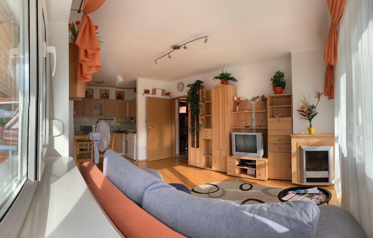 Mavrikiy Apartment ヘーヴィーズ エクステリア 写真